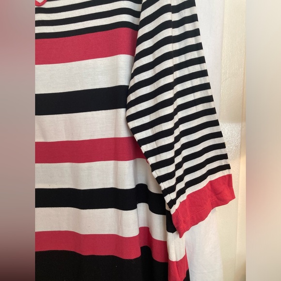 Avenue Blue White & Pink Striped Lightweight Stretchy Tunic Top Size 22/24 - Picture 3 of 10